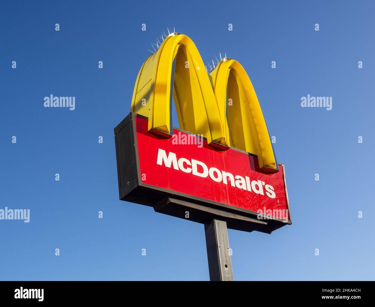 Golden arches hi-res stock photography and images - Alamy