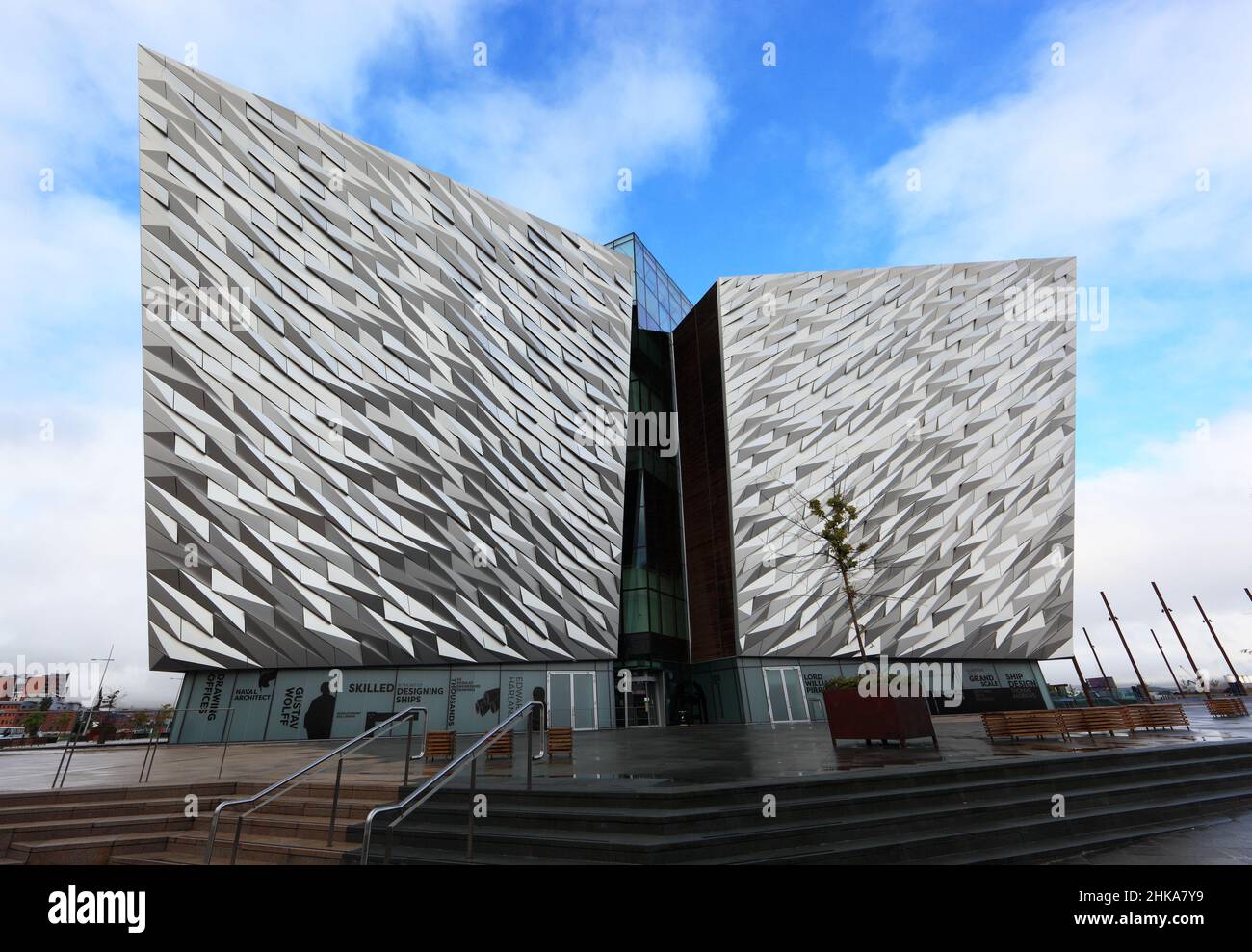 Titanic Museum in Belfast, Nordirland, Die Titanic Belfast ist eine Besucherattraktion, die 2012 eröffnet wurde und ein Denkmal für das maritime Erbe Stock Photo