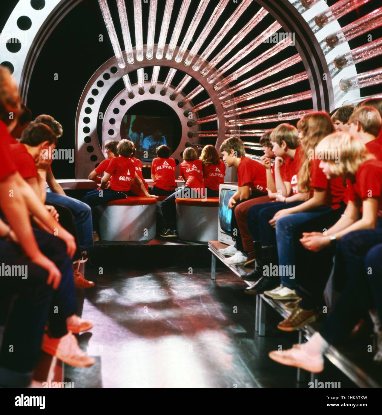 Alpha 5, Computerspielshow für Kinder, Deutschland 1981 - 1985, Szenenfoto mit einer Schulklasse als Raumfahrercrew. Stock Photo
