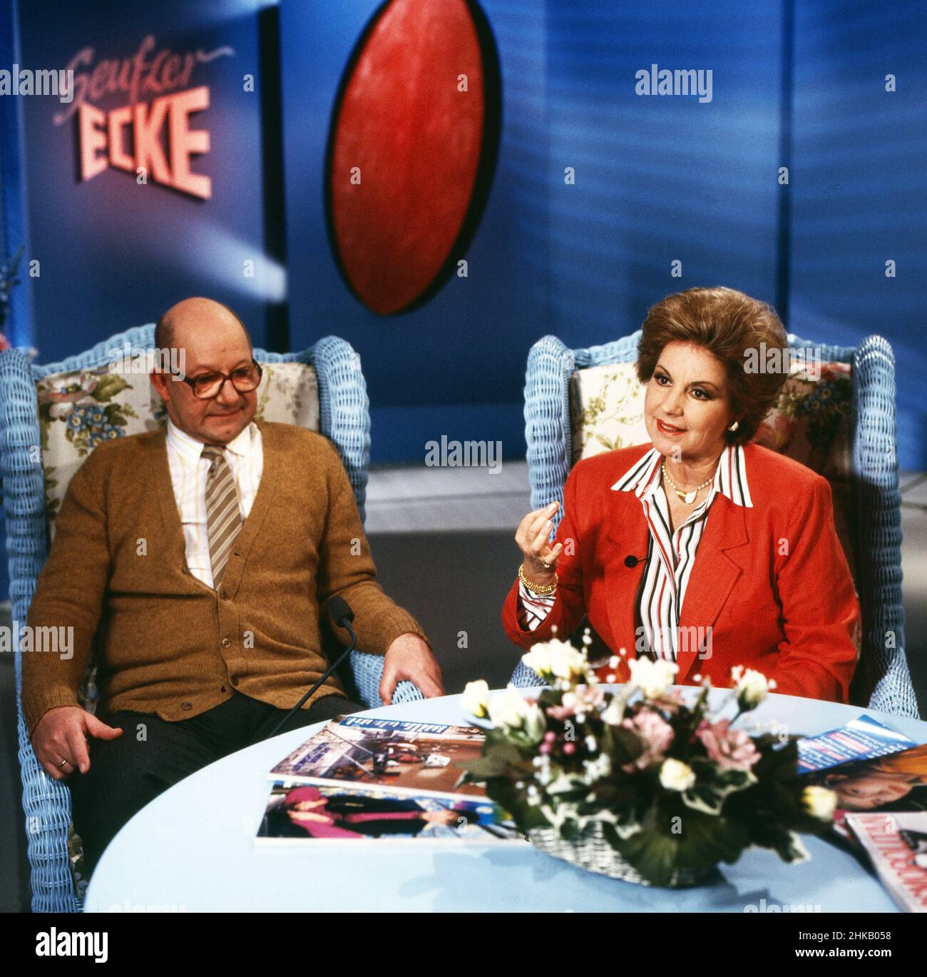 Fragen Sie Frau Doktor Cora, Comedy-Sendereihe, Deutschland 1989, Darsteller: Jürgen Holtz, Johanna von Koczian Stock Photo