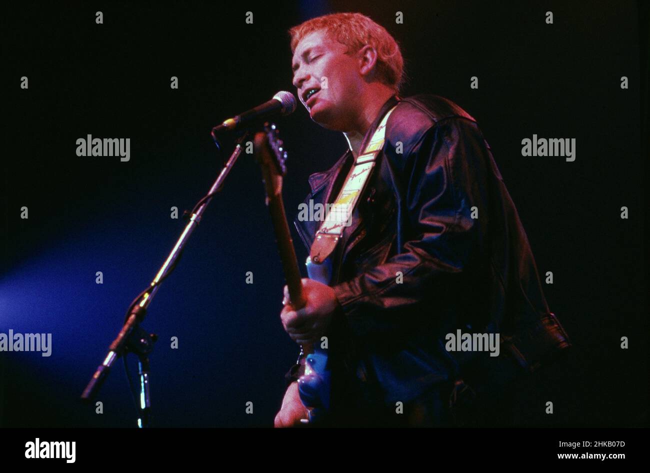 Chris Rea, britischer Sänger, Komponist und Gitarrist, bein einem Auftritt, Deutschland 1988. Stock Photo