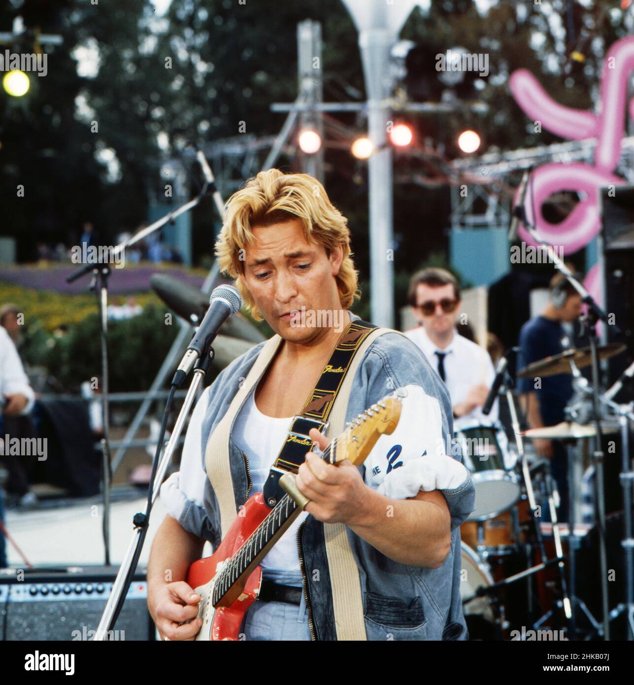 Chris Rea, britischer Sänger, Komponist und Gitarrist, bei einem Auftritt, Deutschland 1983. Stock Photo