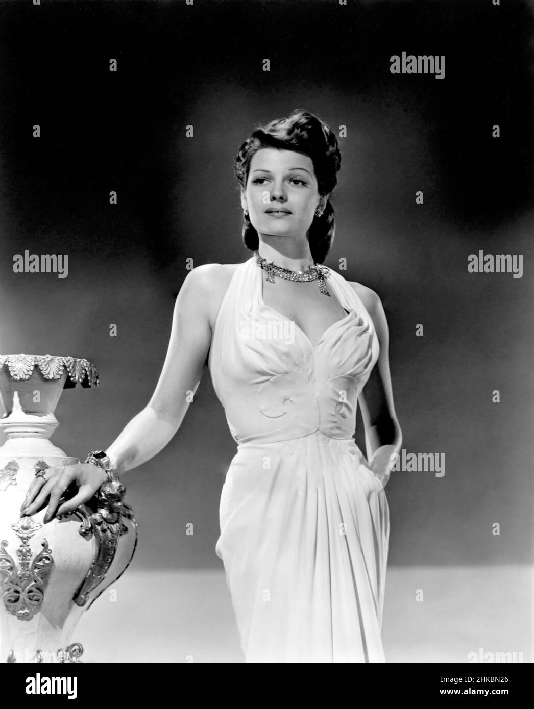 RITA HAYWORTH in BLOOD AND SAND (1941), directed by ROUBEN MAMOULIAN. Credit: 20TH CENTURY FOX / Album Stock Photo
