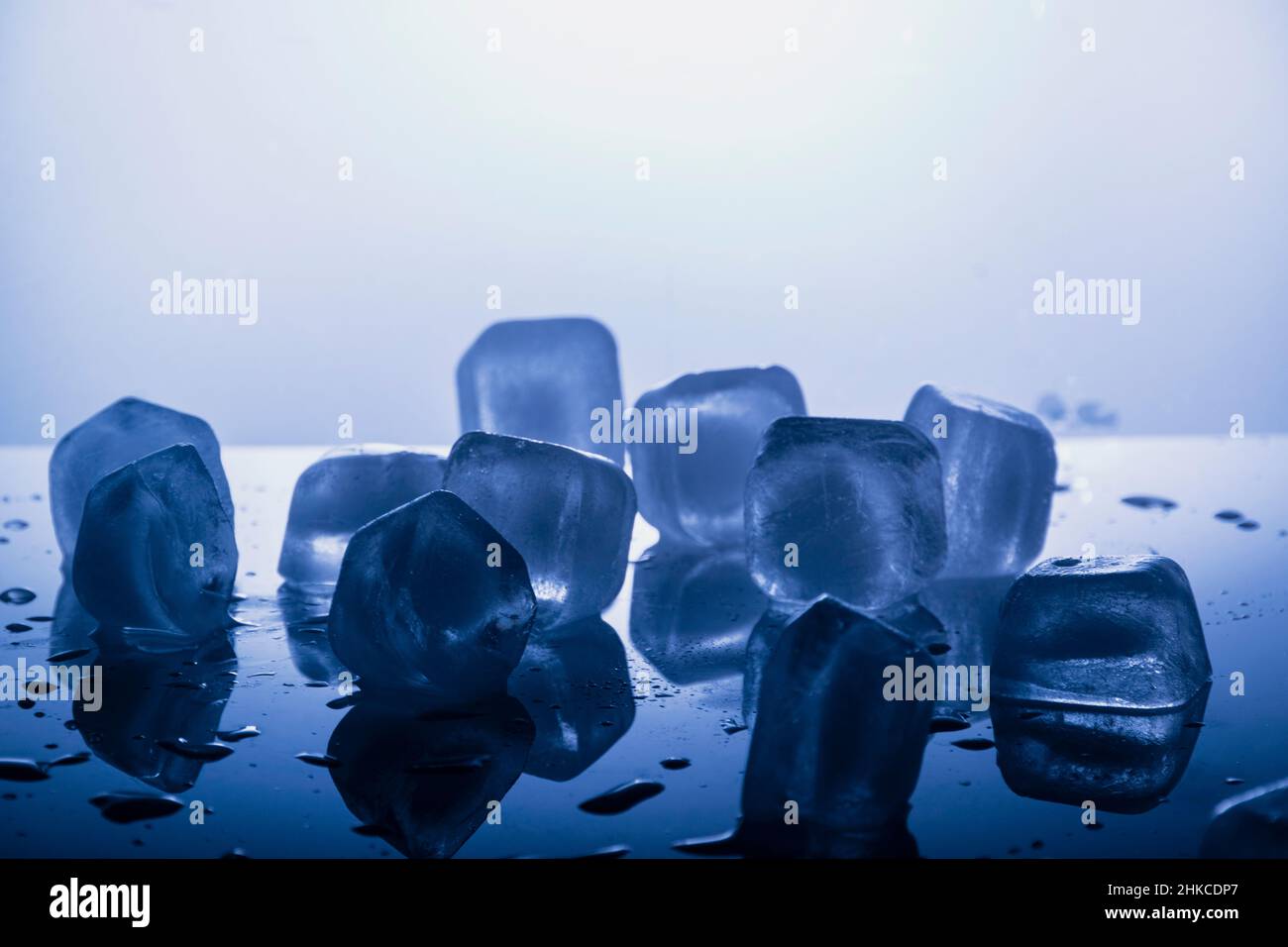 Ice cubes melting hi-res stock photography and images - Alamy