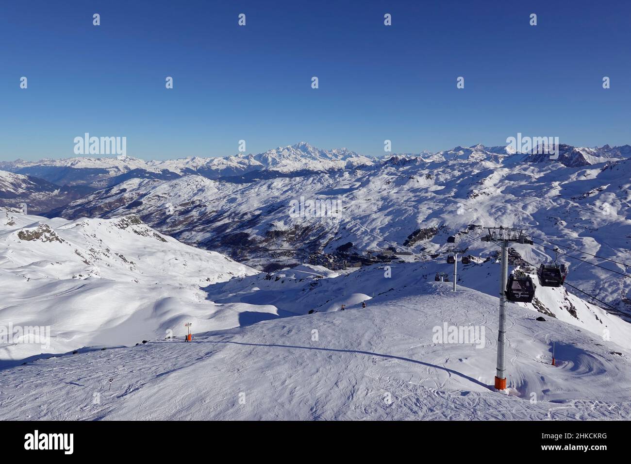 Bergort Les Menuires, Vallee des Belleville, hinten Mont Blanc Massiv, Departement Savoie, Frankreich Stock Photo