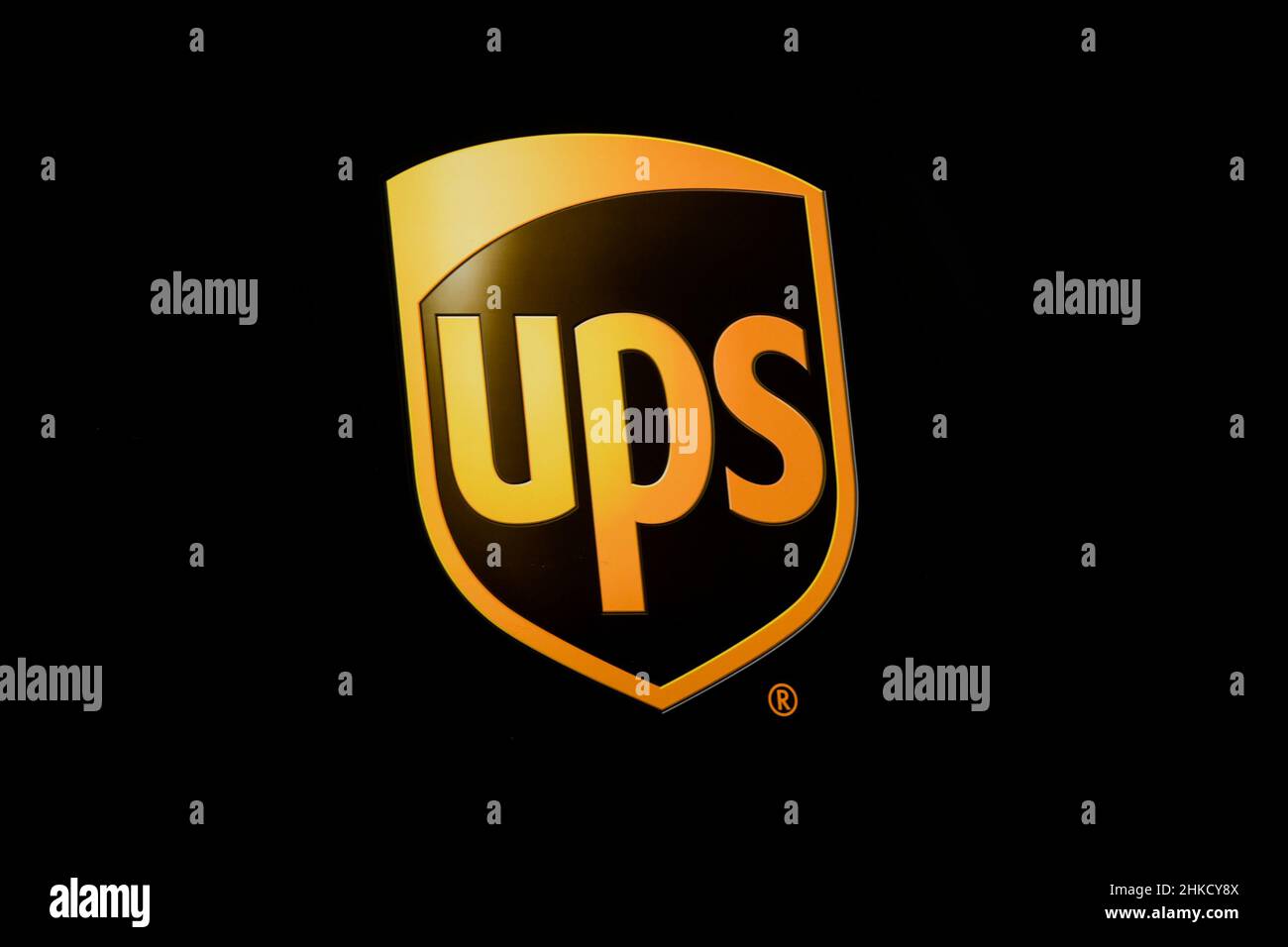 Ups February FEBRUARY 2021 - FONTAINEBLEAU - FRANCE: view on the UPS signboard Stock ...