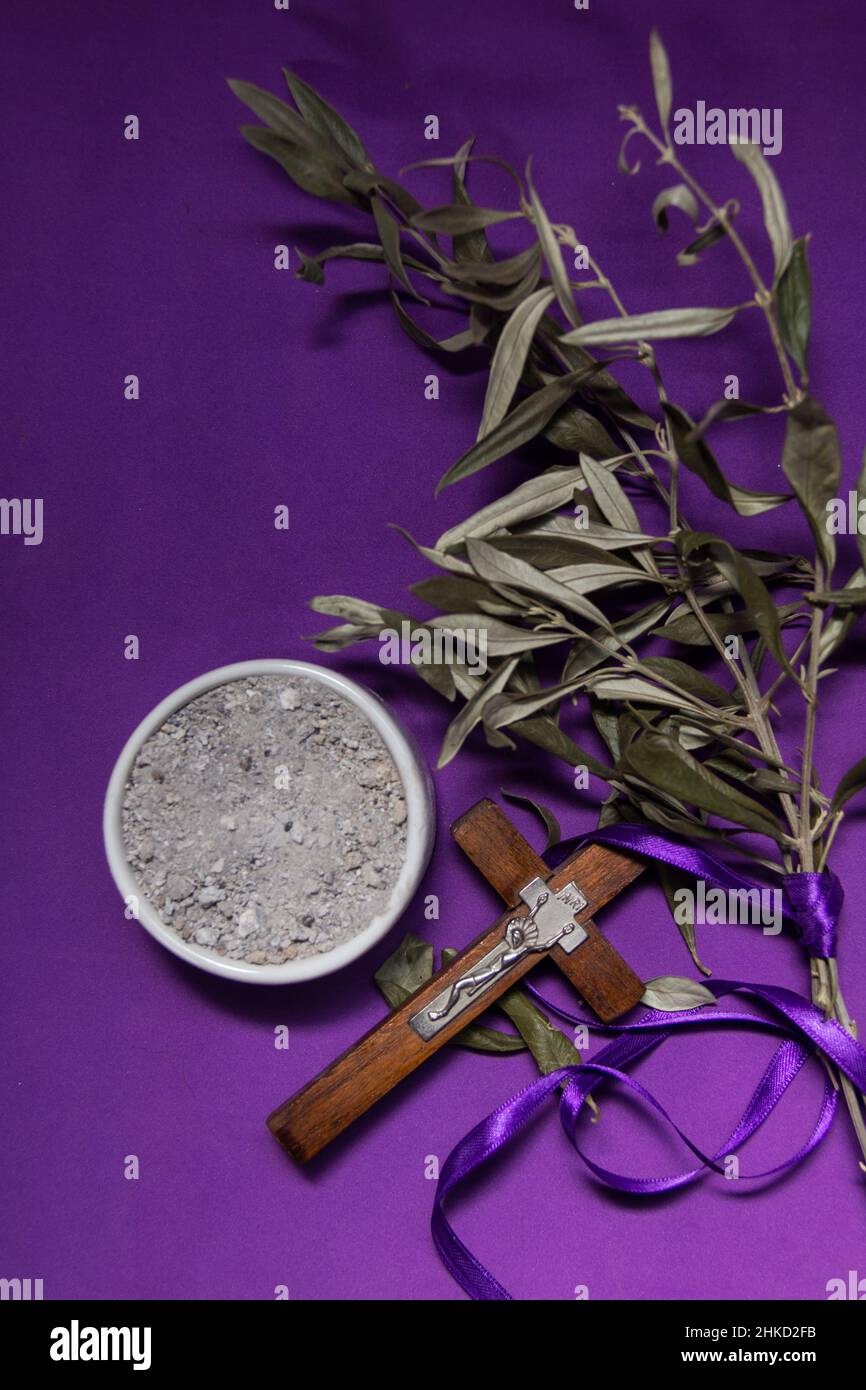 bowl with ashes and olive branch. ash wednesday concept Stock Photo Alamy