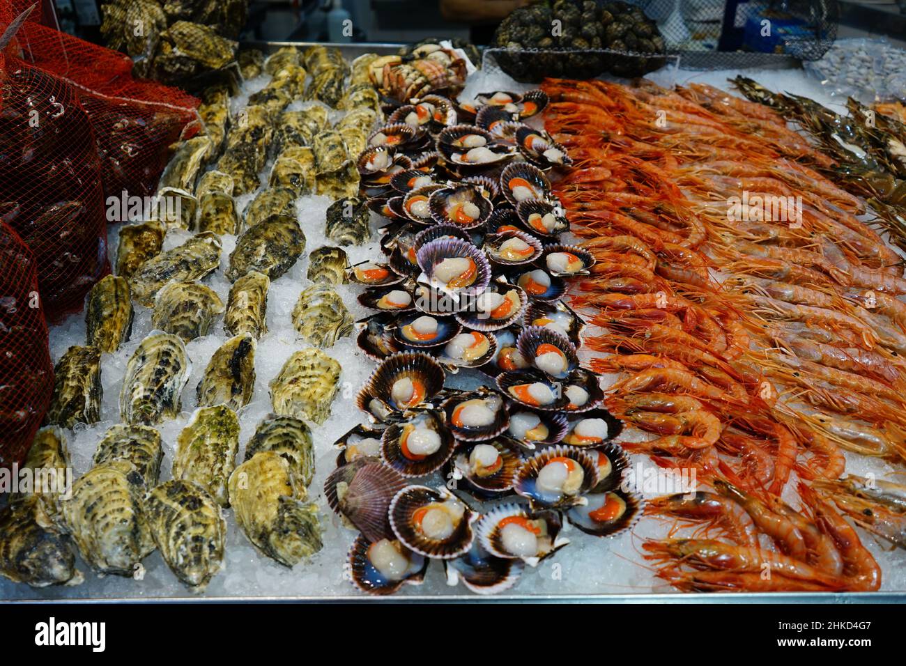 Meeresfrüchte, Austern, Muscheln, Garnelen, Fischmarkt, Markthalle, Mercado de Nuestra Señora de África, Santa Cruz de Tenerife, Teneriffa, Spanien Stock Photo