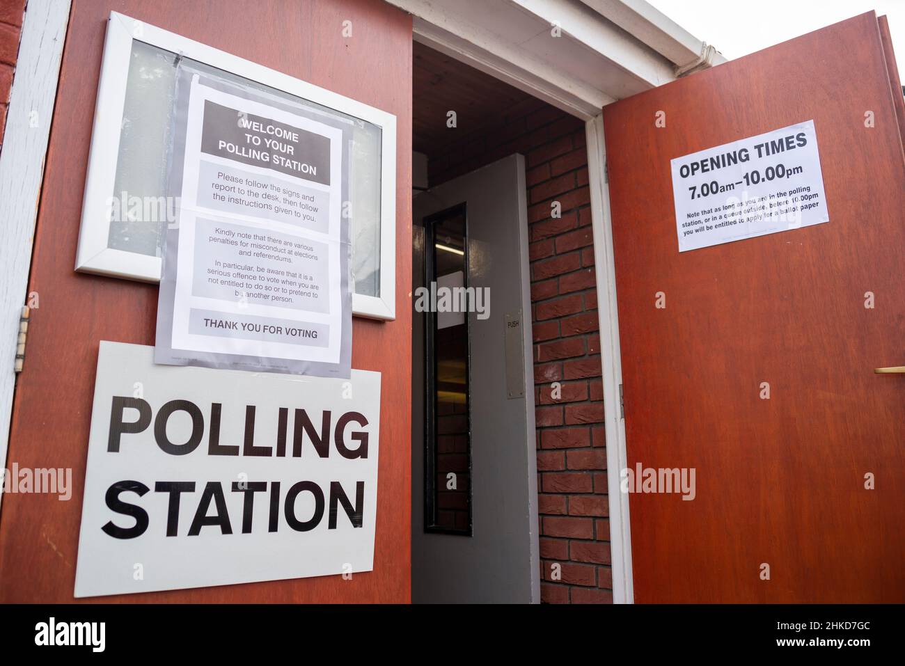 Polling station for the Southend West by-election to replace murdered MP Sir David Amess. Westcliff Free Church. Opening times and instructions Stock Photo