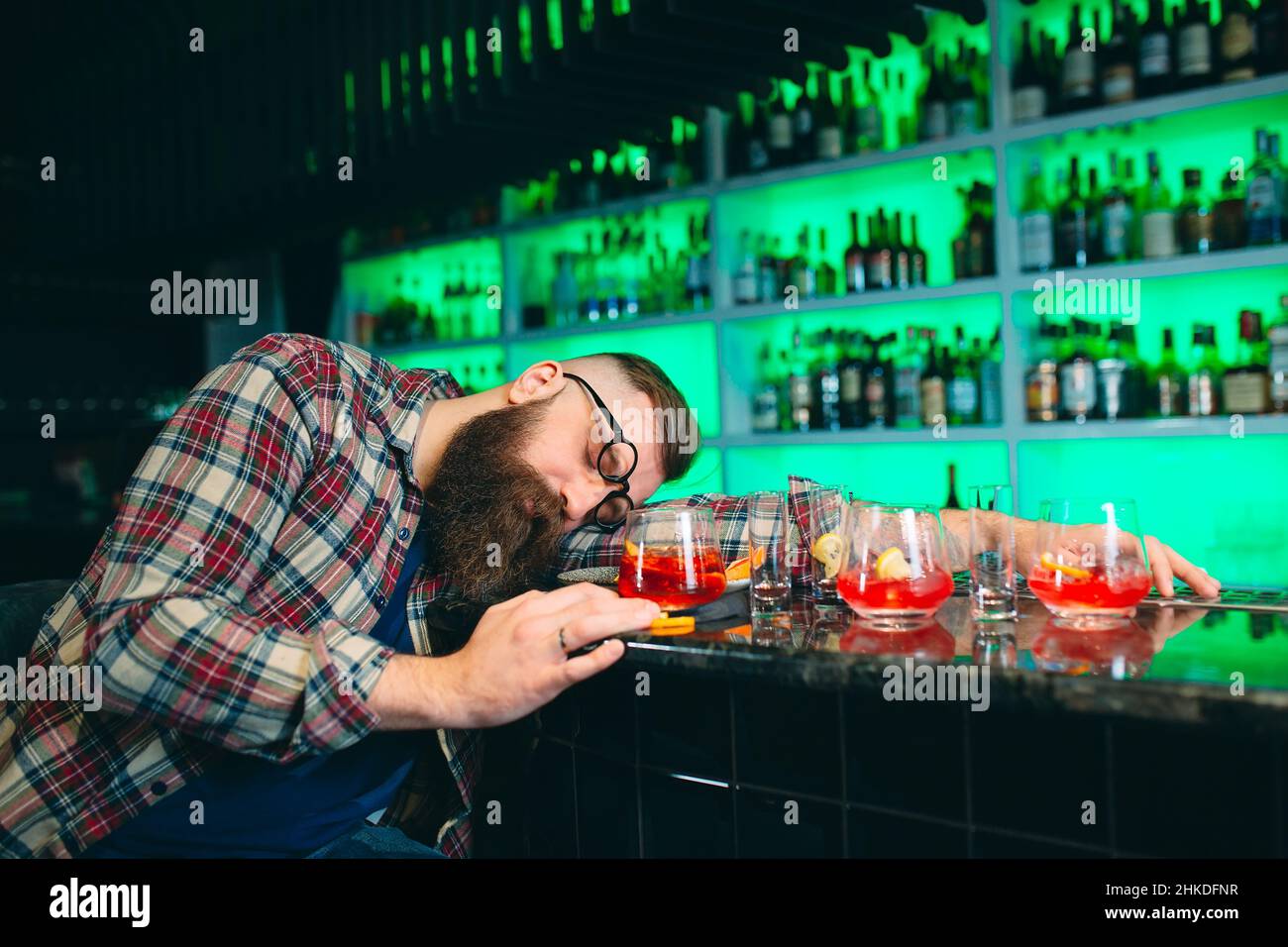 Men Drunk Passed Out Hi Res Stock Photography And Images Alamy