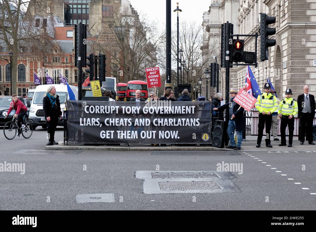 London, UK. Pro-EU protesters hold a demonstration to call for the resignation of Prime Minister Boris Johnson after a successional of scandals. Stock Photo