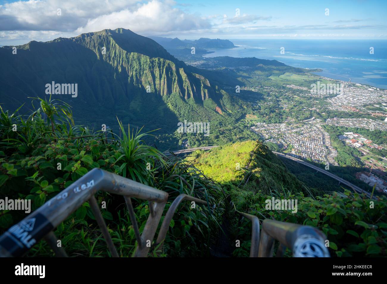Stairway to heaven oahu hawaii hi-res stock photography and images - Alamy