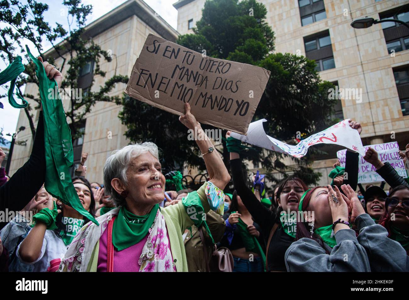 Bogota, Colombia. 03rd Feb, 2022. Pro-Choice supporters of decriminalization of abortions demonstrate outside the Justice Palace as the Constitutional Court debate on the decriminalization of abortion for up to the week 24 of gestation on February 03, 2022 in Bogota, Colombia. Credit: Long Visual Press/Alamy Live News Stock Photo