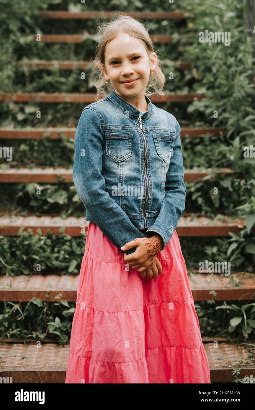 prepuberal girl 