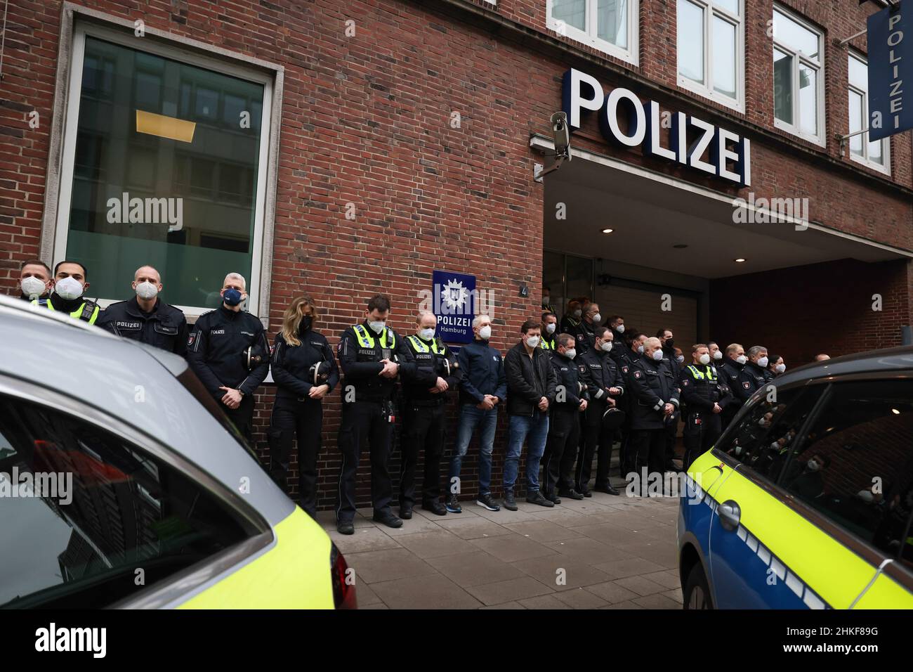 Hamburg, Germany. 04th Feb, 2022. Police officers from the PK 14 police