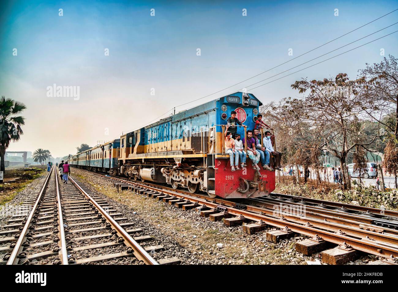 Bangladesh Railway local train In Dhaka Stock Photo