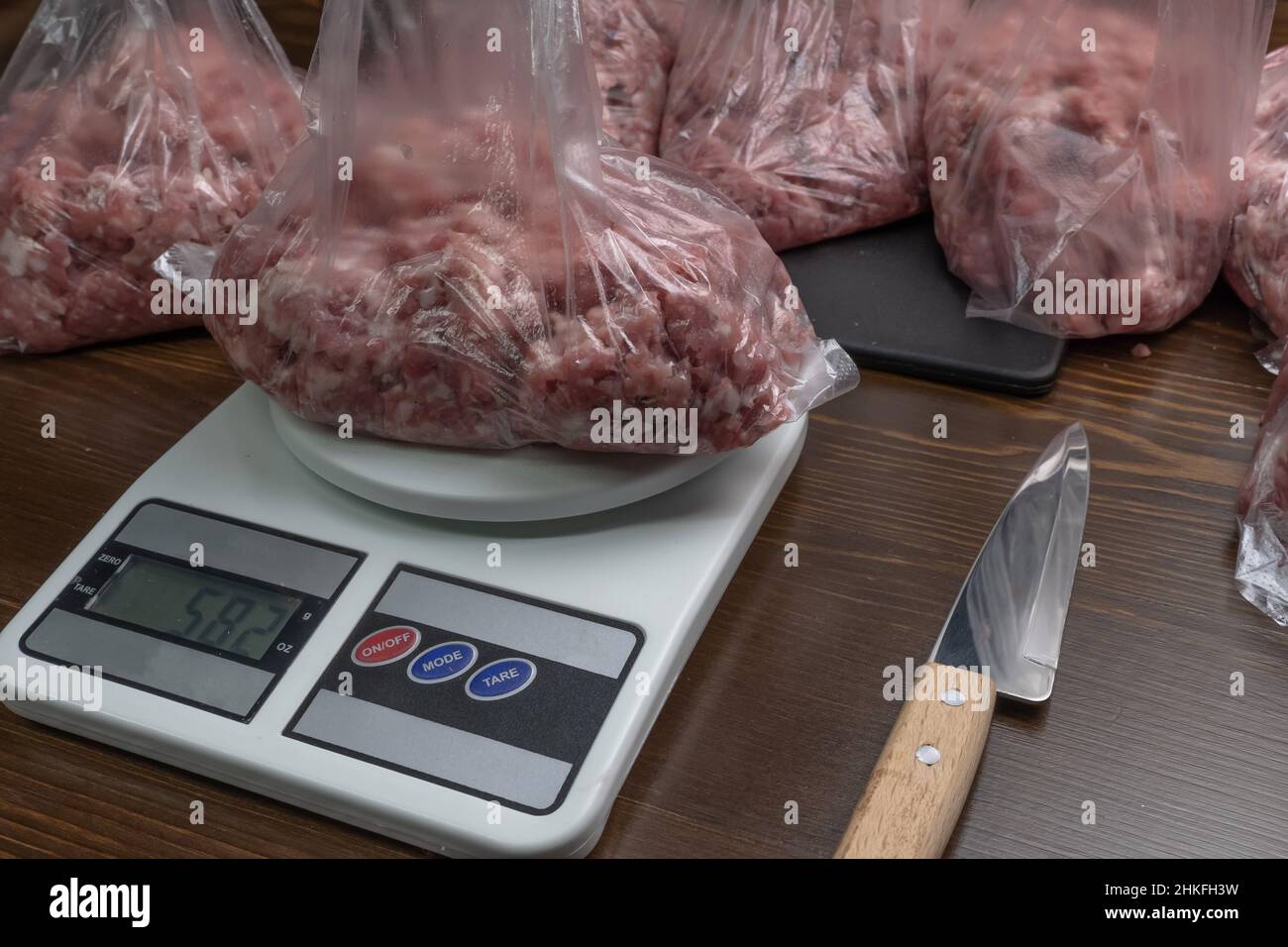 27,367 Meat On Scales Images, Stock Photos, 3D objects, & Vectors