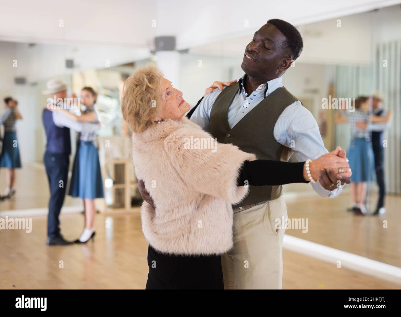 Elderly african american hands hi-res stock photography and images - Alamy