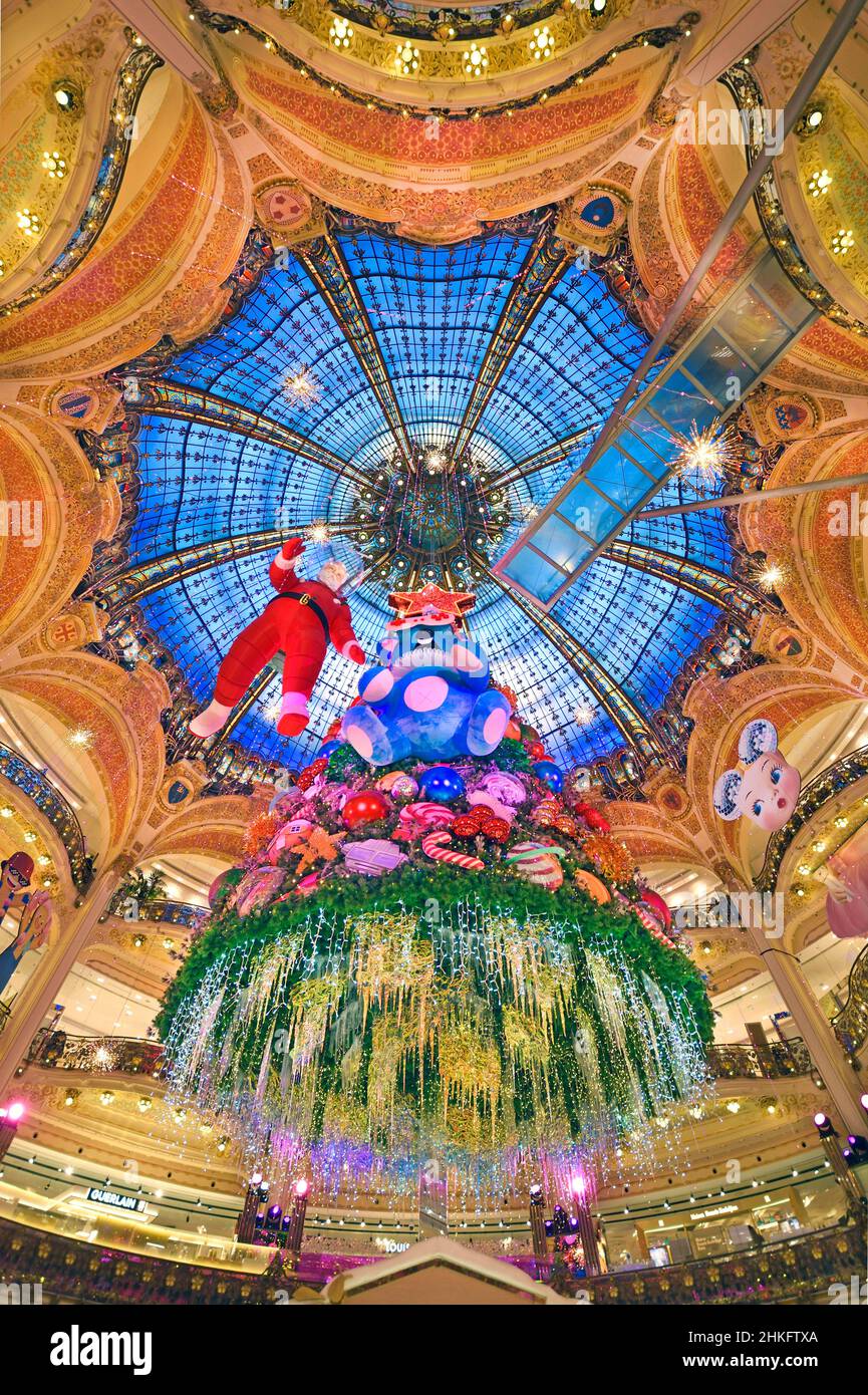 France, Paris, boulevard Haussmann, the department store of the Galeries Lafayette and its Cristmas tree Stock Photo