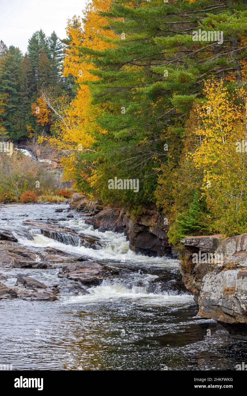 Canada, province of Quebec, Lanaudiere, fall colors in the Parc Régional des Chutes Monte à Peine et des Dalles Stock Photo
