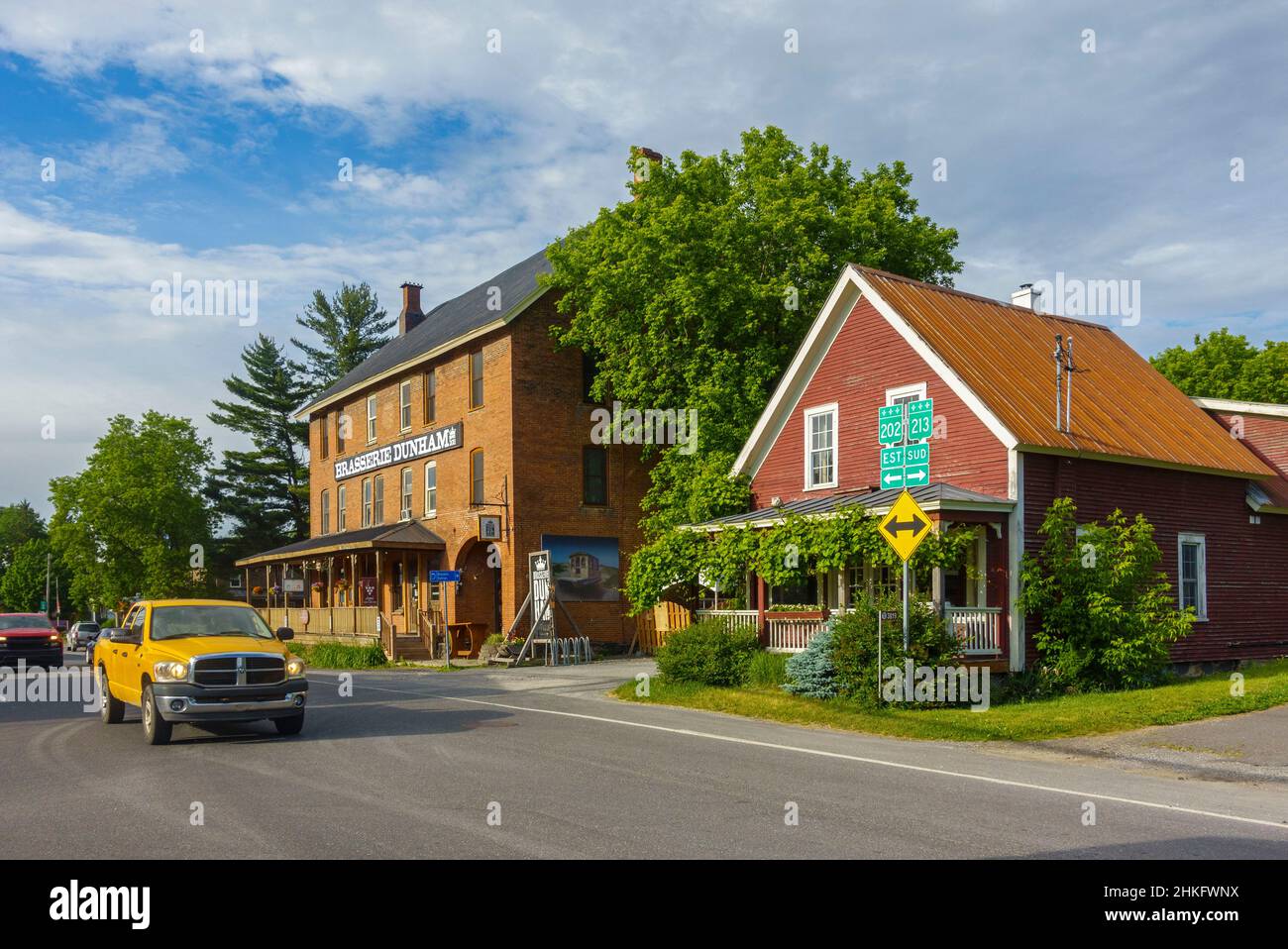 Canada, province of Quebec, Estrie (Eastern Townships), Dunham, Brasserie Dunham, microbrewery and restaurant Stock Photo