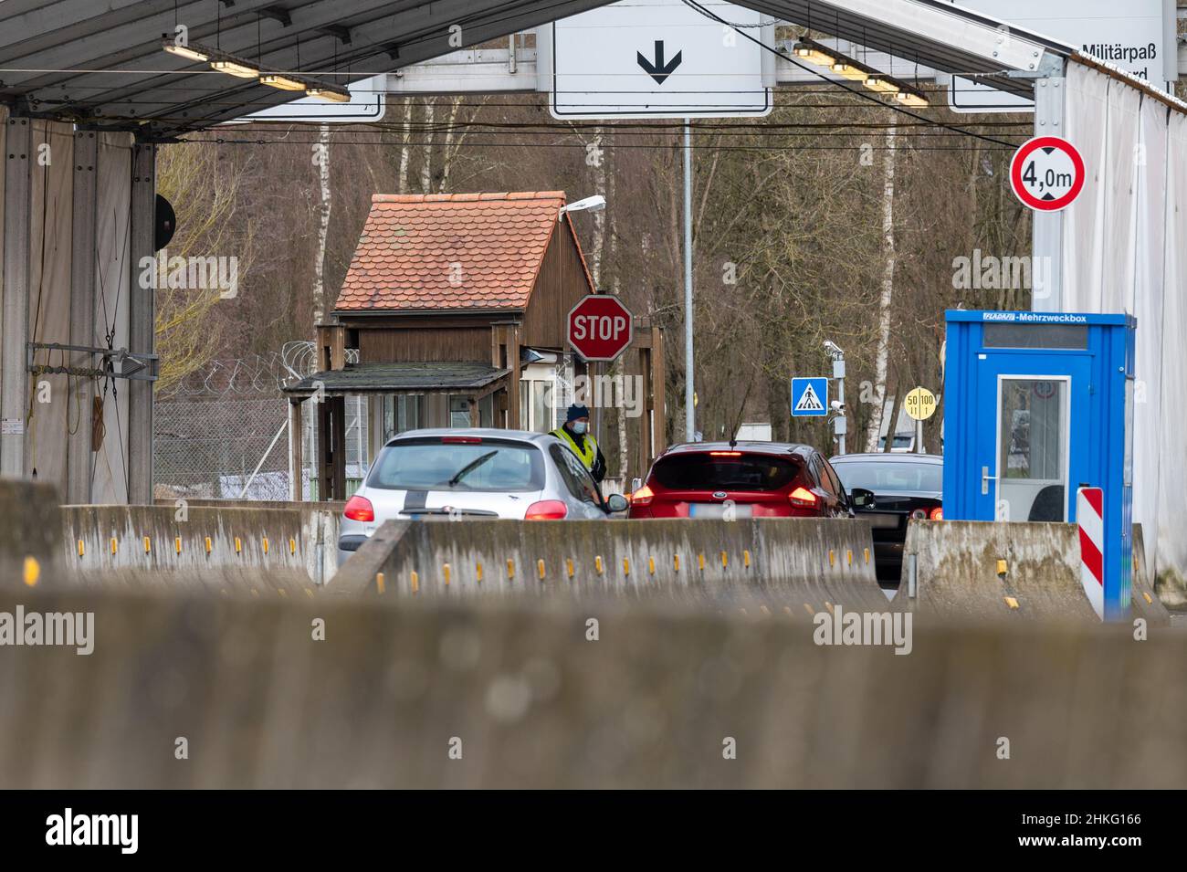 Vilseck, Germany. 04th Feb, 2022. Vehicles are checked at the entrance to Rose Barracks Vilseck at the Grafenwoehr military training area. One thousand American soldiers are to be transferred from the Vilseck site to Romania, according to the U.S. Department of Defense. Credit: Armin Weigel/dpa - ATTENTION: License plate(s) have been pixelated for legal reasons/dpa/Alamy Live News Stock Photo