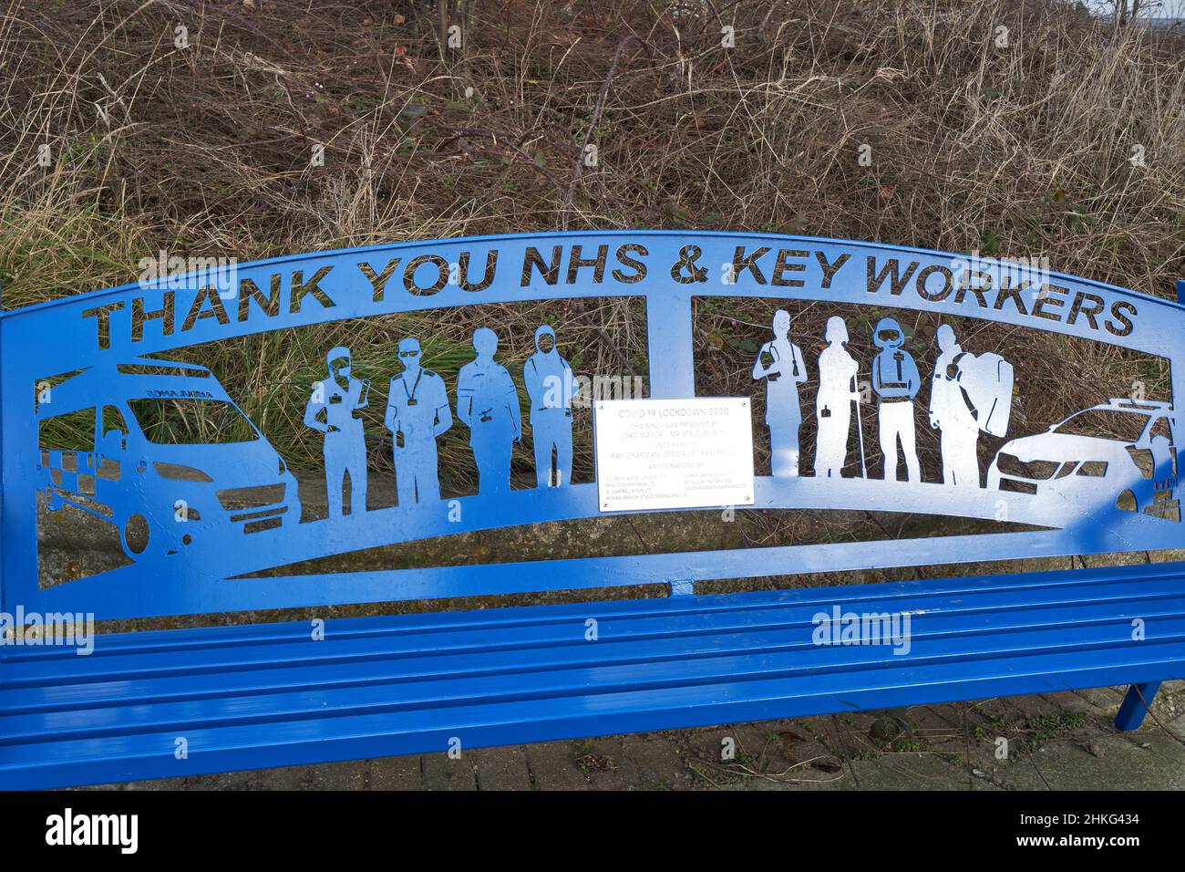 Memorial bench dedicated to NHS keyworkers during the Covid 19 pandemic Stock Photo
