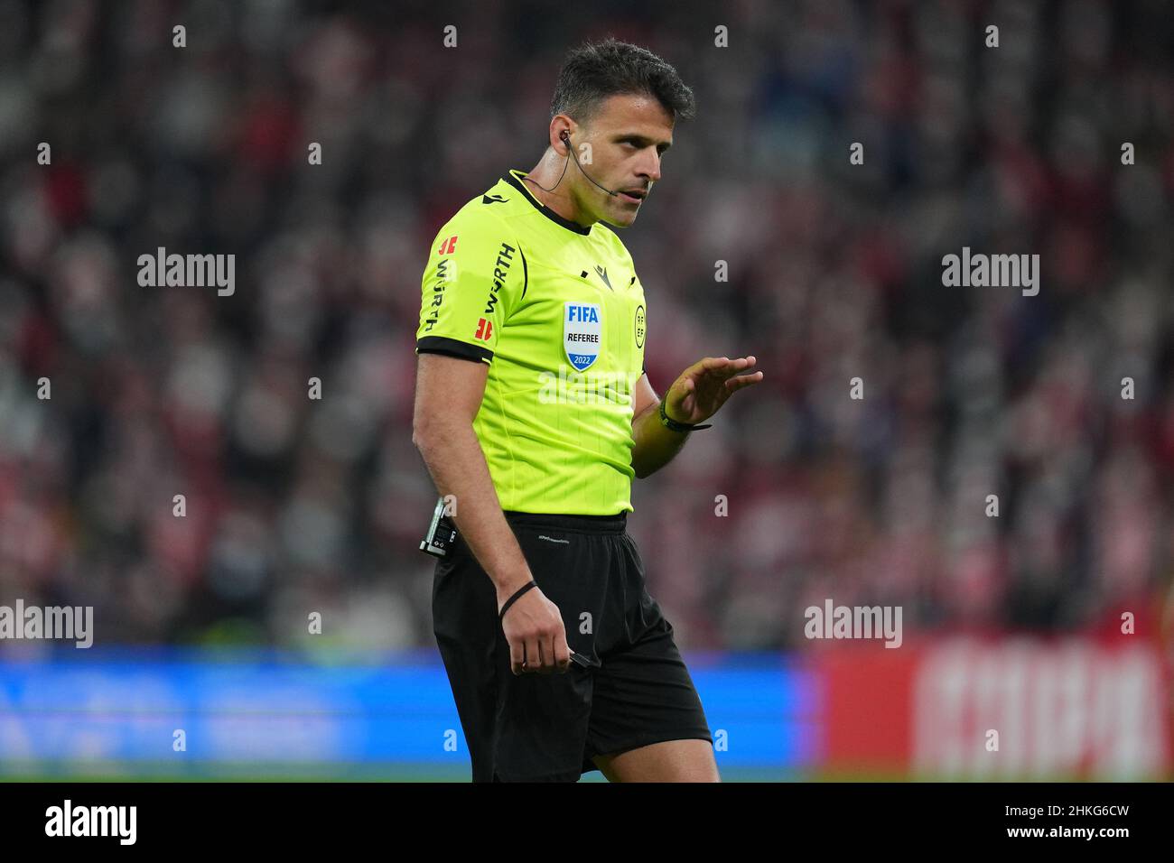 Who is Jesús Gil Manzano, the referee for Barcelona vs Real Madrid