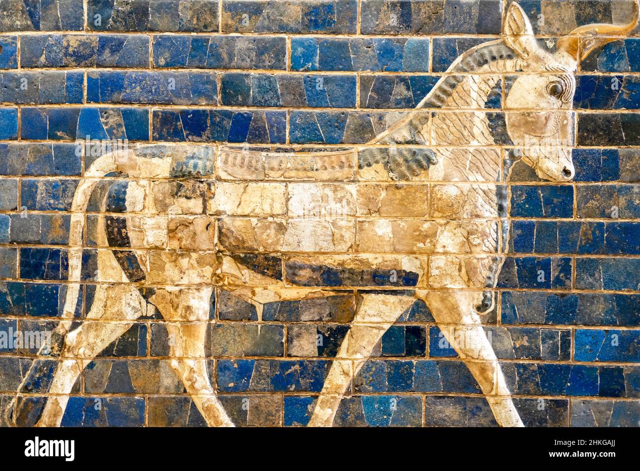 Relief of bull on the Ishtar Gate, details of the Babylonian Ischtar Tor. Stock Photo