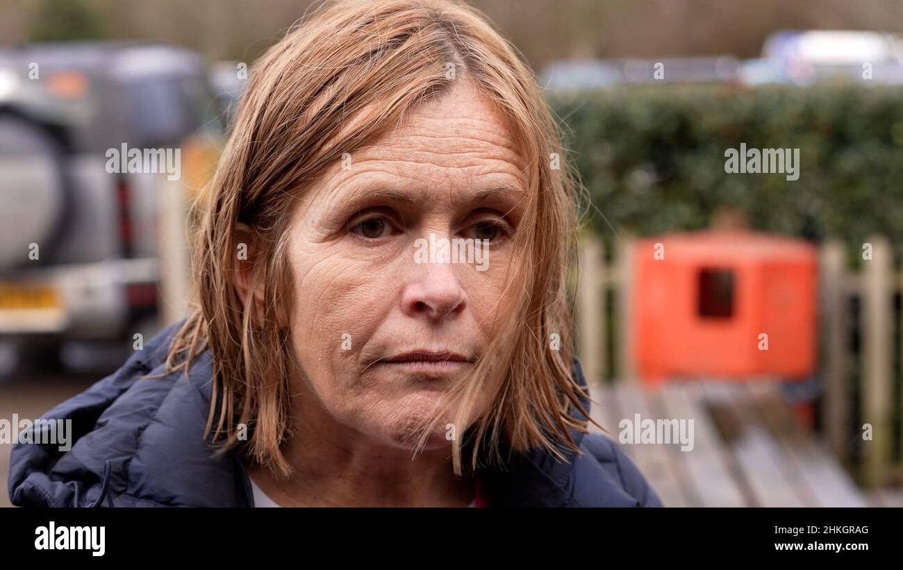 Runner Caroline Dunleavy with Metropolitain Police's female police