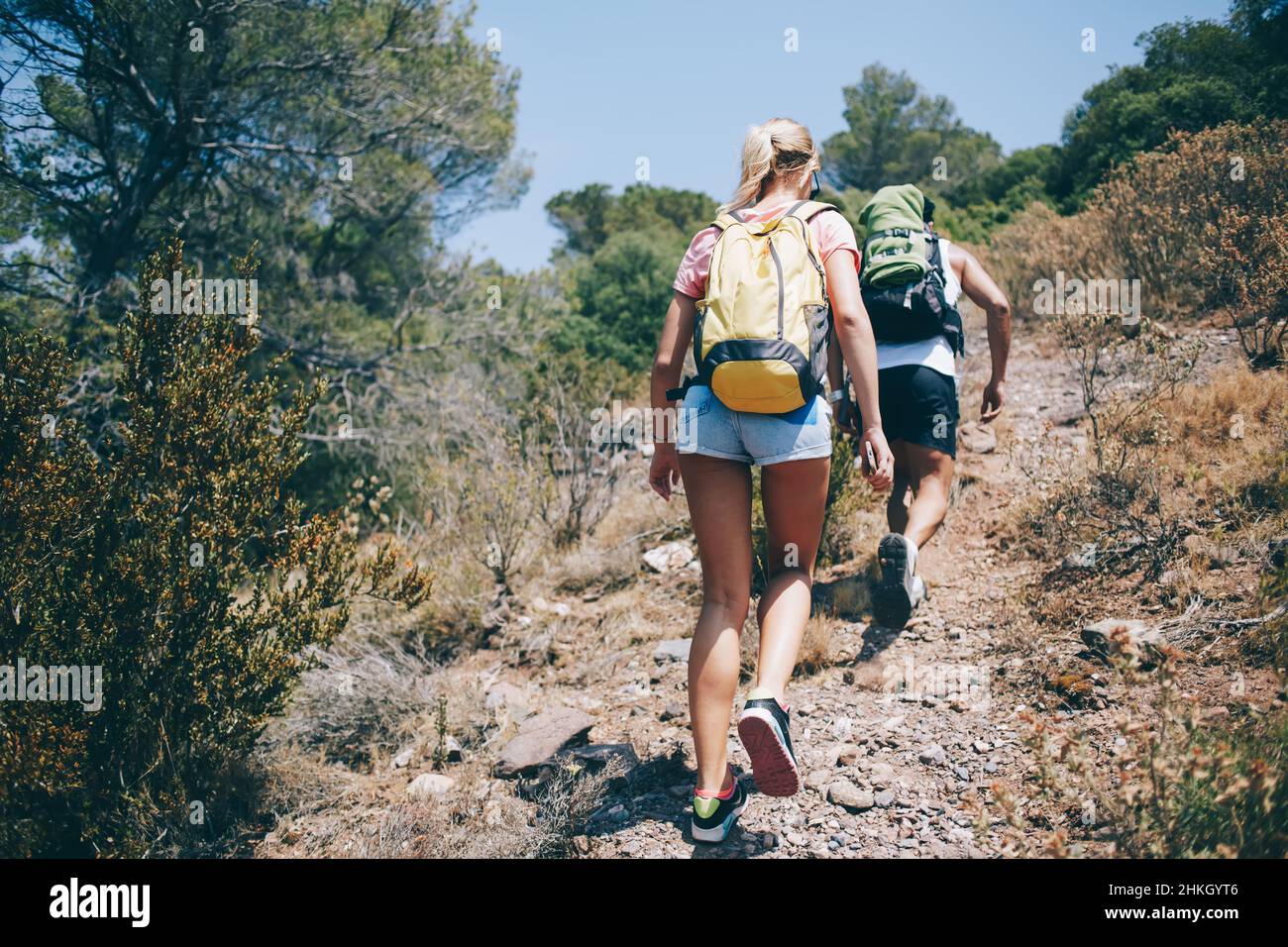 Back view couple hikers hi-res stock photography and images - Alamy