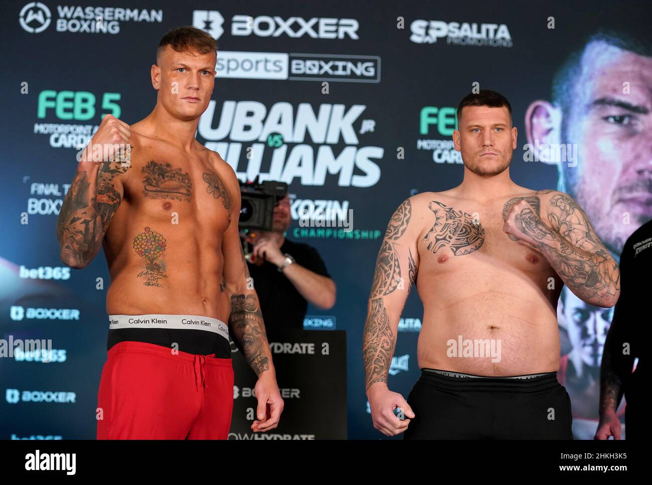 Steve Robinson (left) and Shane Gill during the weigh in at the Park Inn by Raddison, Cardiff. Picture date: Friday February 4, 2022. Stock Photo