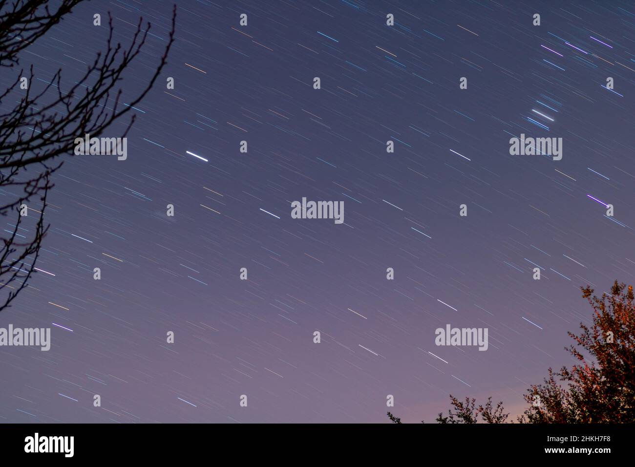 Pictures of star trails hi-res stock photography and images - Alamy