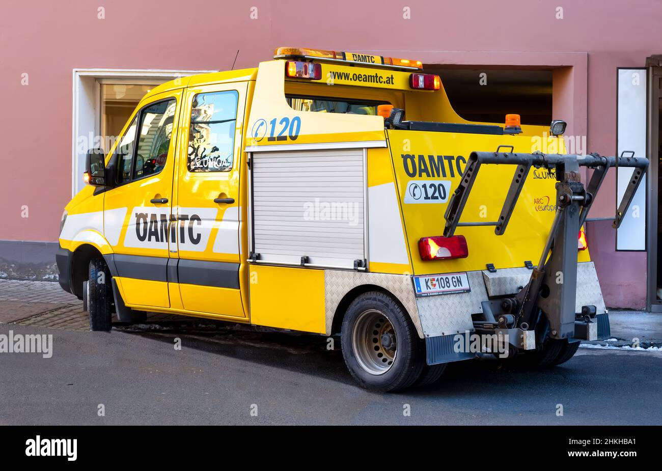 Austria, 2022: Towing vehicle from ÖAMTC. The Austrian Automobile, Motorcycle and Touring Club ( ÖAMTC) is a traffic club in Austria. Stock Photo