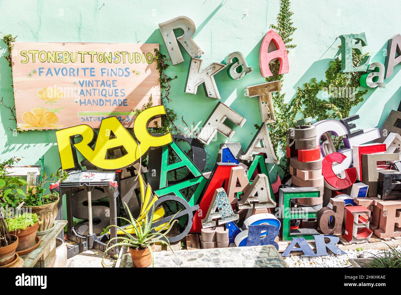 Shopping antiques collectibles shop market marketplace stonebutton