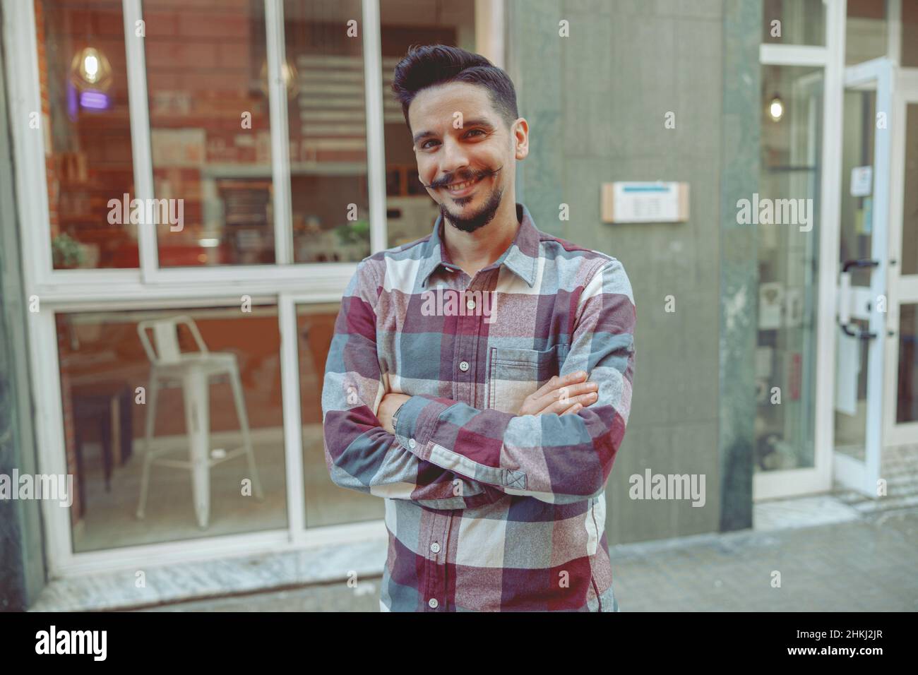 Standing man in plaid hi-res stock photography and images - Alamy