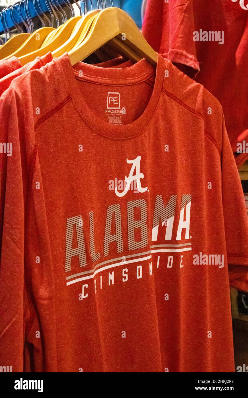 Alabama Crimson Tide t-shirts at the Cracker Barrel Old Country Store in Pell City, Alabama. (USA) Stock Photo