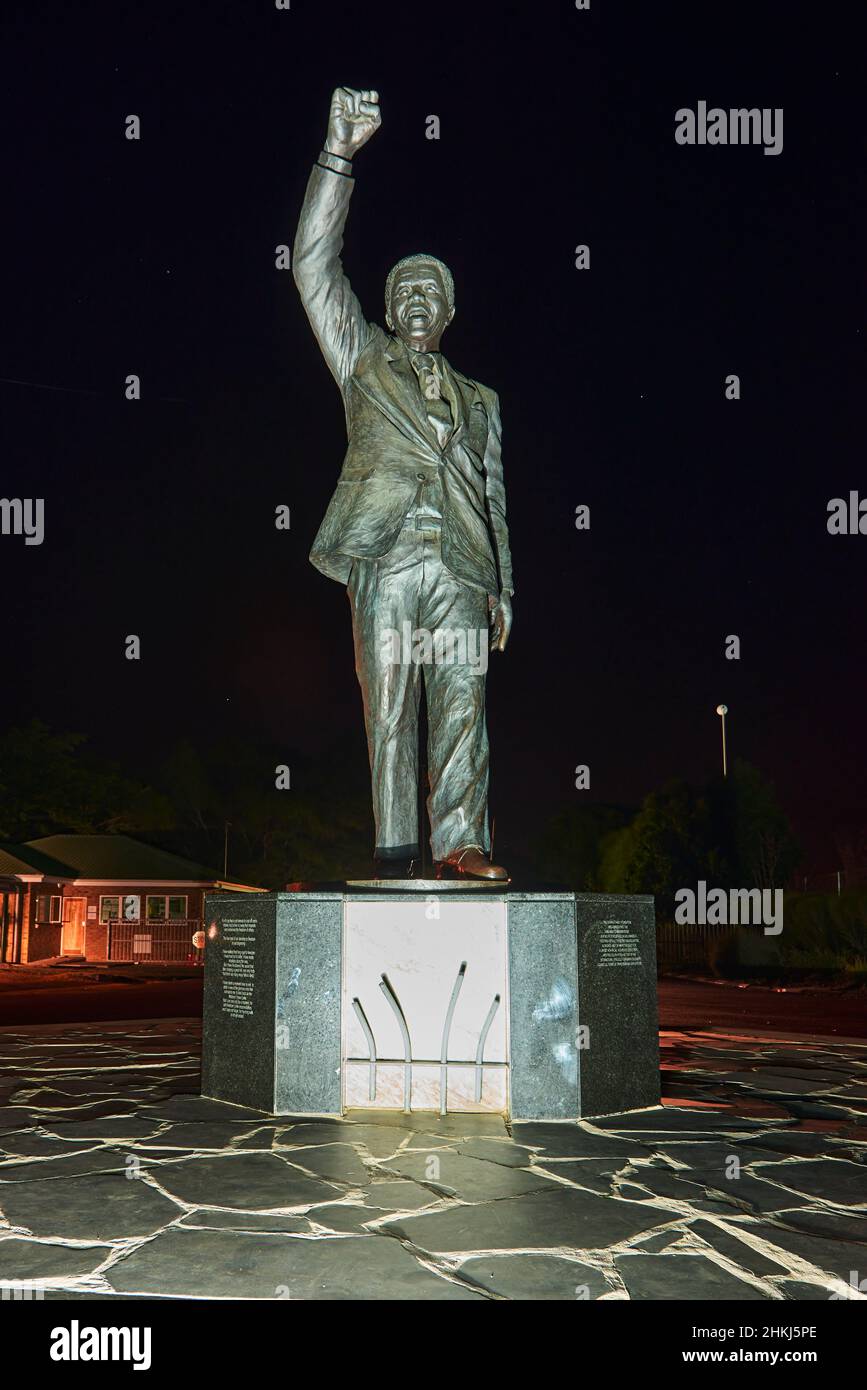 Statue of Nelson Mandela leaving prison Stock Photo