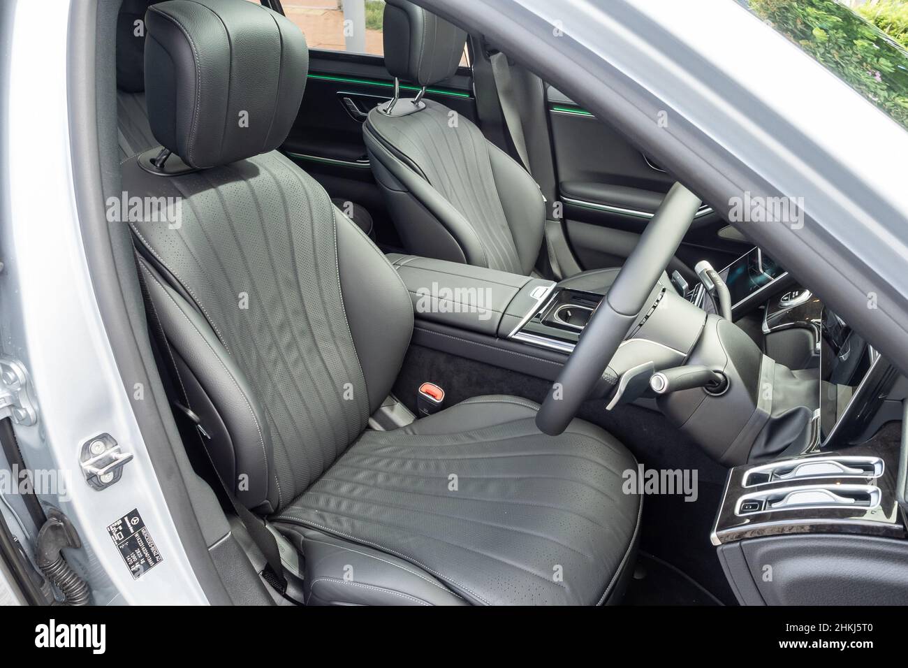 Mercedes benz s500 hi-res stock photography and images - Alamy