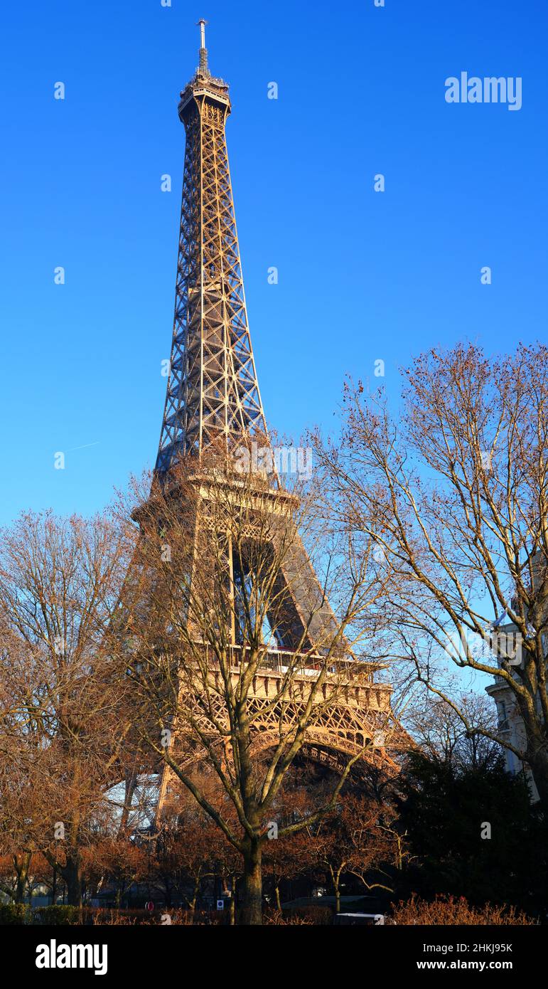 la tour eiffel 2022