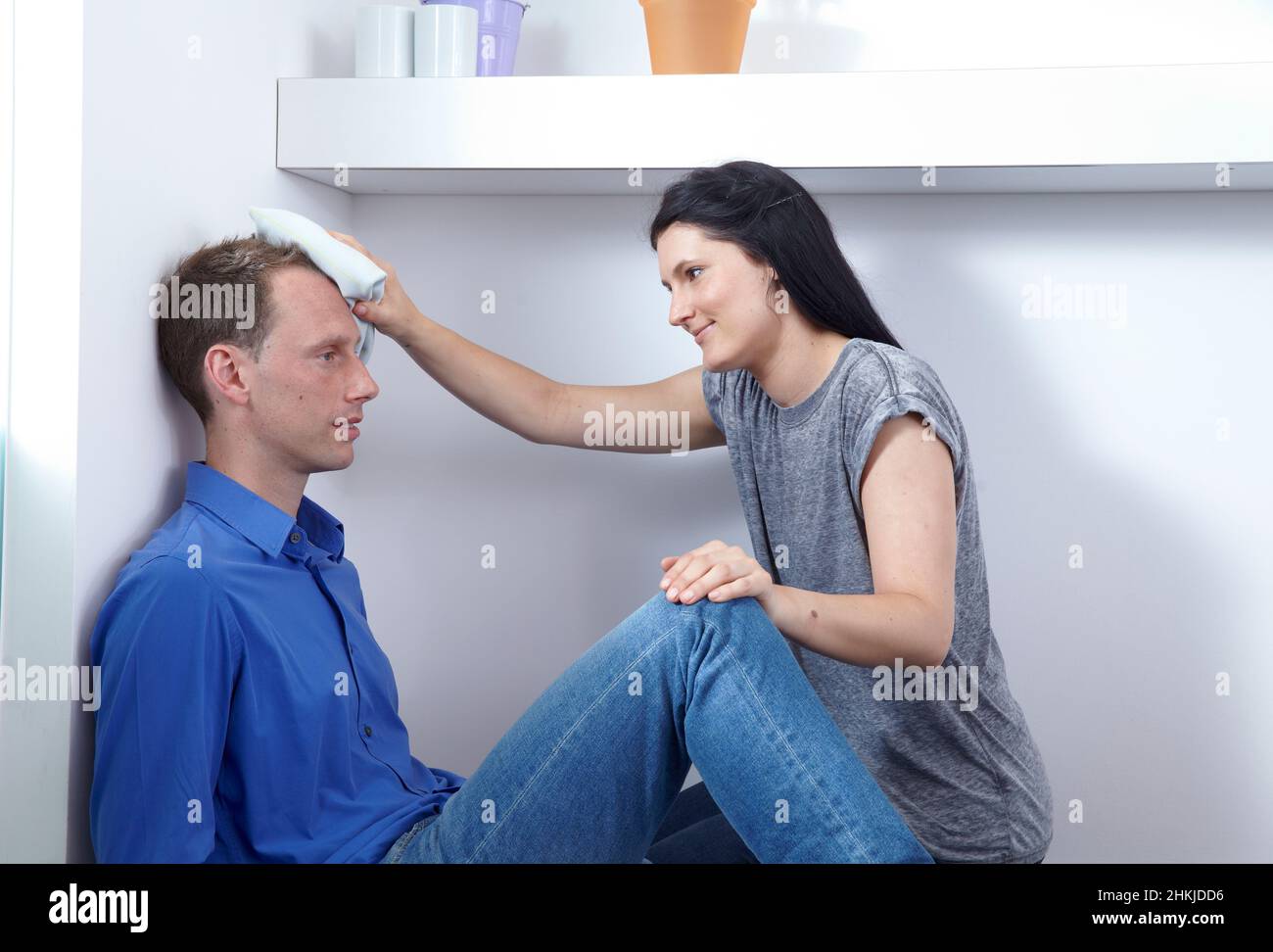 First aid treatment of head injury Stock Photo Alamy