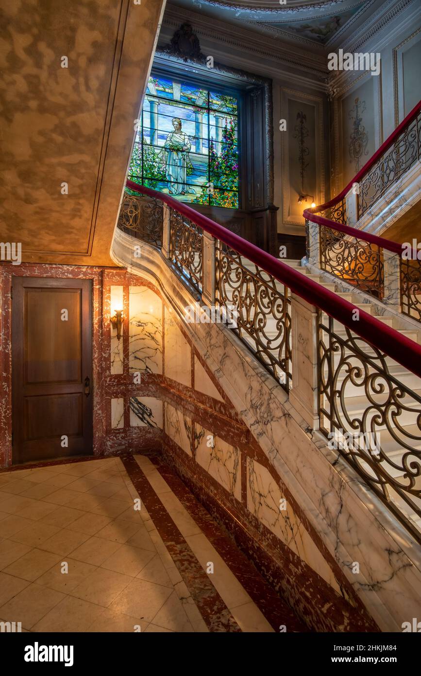 Marble stairway hallway hi-res stock photography and images - Alamy, image size:867x1390