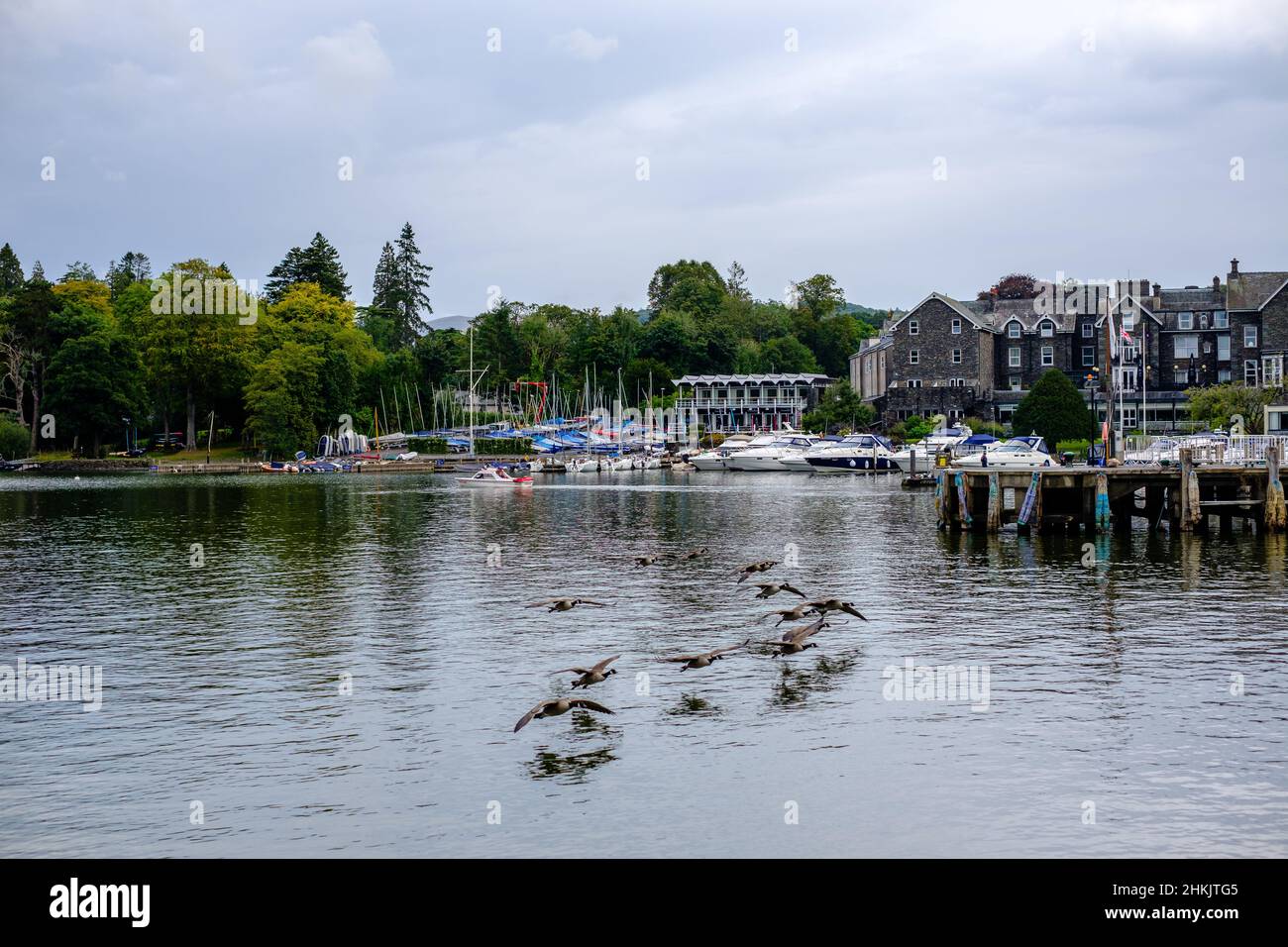 Windermere lake at bowness on windermere pier hires stock photography