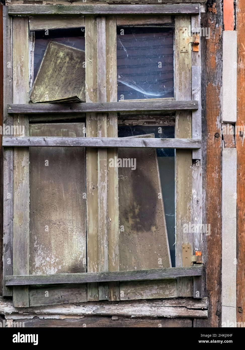 windows of a run down house in the center of Lenzen, Germany, Brandenburg, Lenzen (Elbe) Stock Photo
