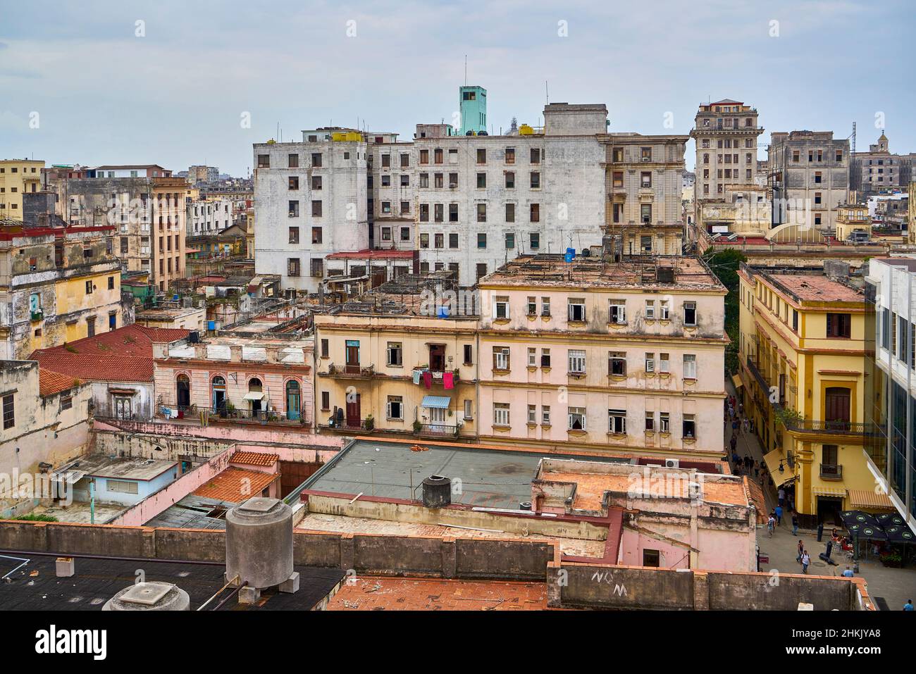 Over the rooftops in the inner city of Havana, Cuba, La Habana Stock Photo