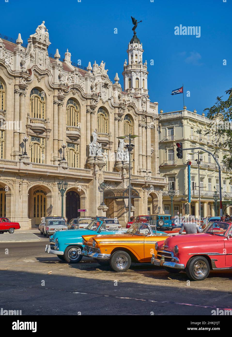 parade of antique cars at the Parque Central in front of Gran Teatro Havanna Alicia Alonso, Cuba, La Habana Stock Photo