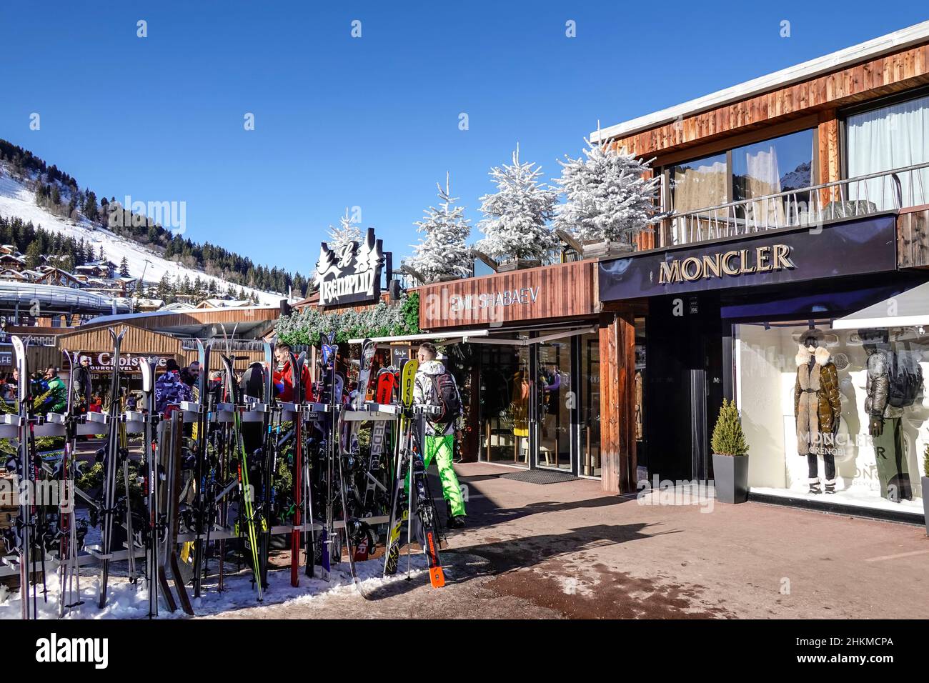 Einkaufsmeile, Moncler, Courchevel, Departement Savoie, Frankreich Stock  Photo - Alamy
