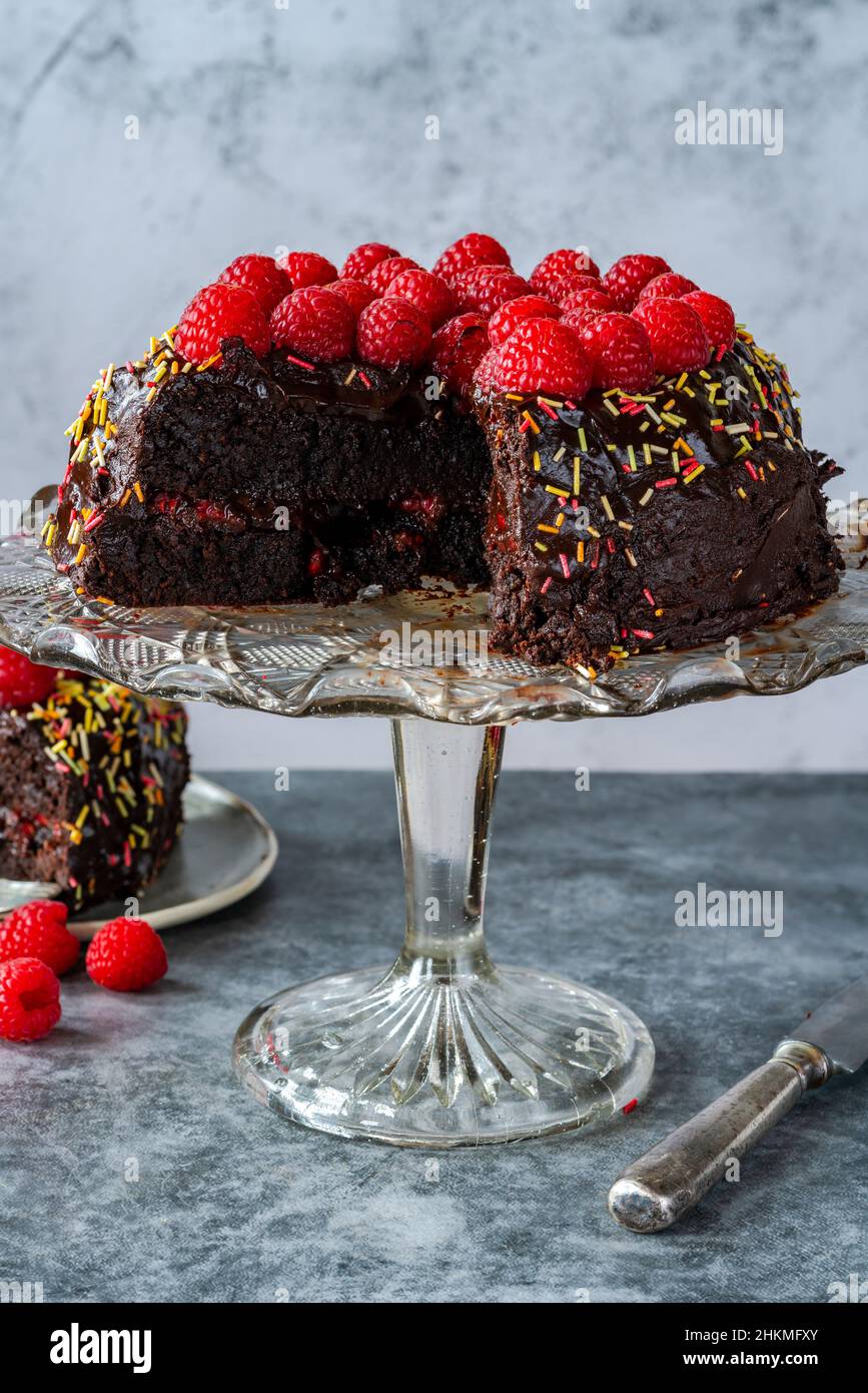 Fourless chocolate almond cake with chocolate ganache and fresh