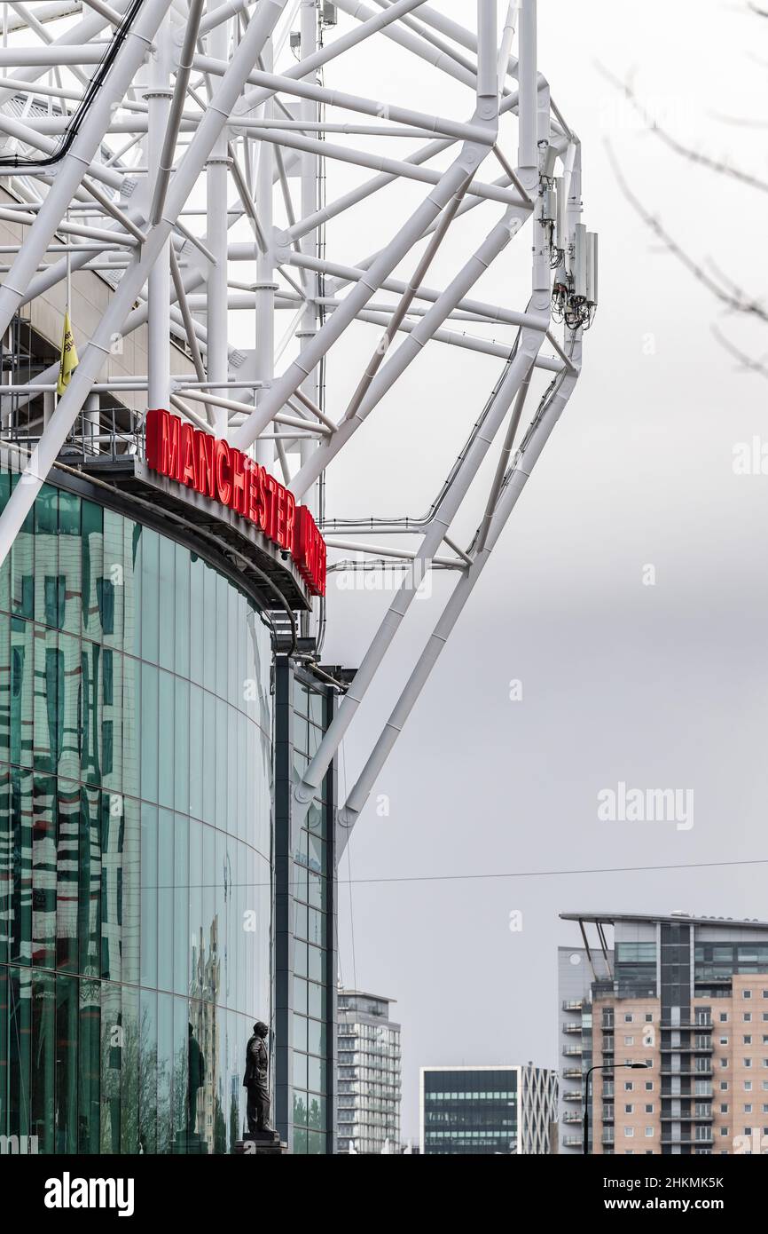 Old Trafford football ground, home to Manchester United FC. Sir Matt Busby statue. Stock Photo