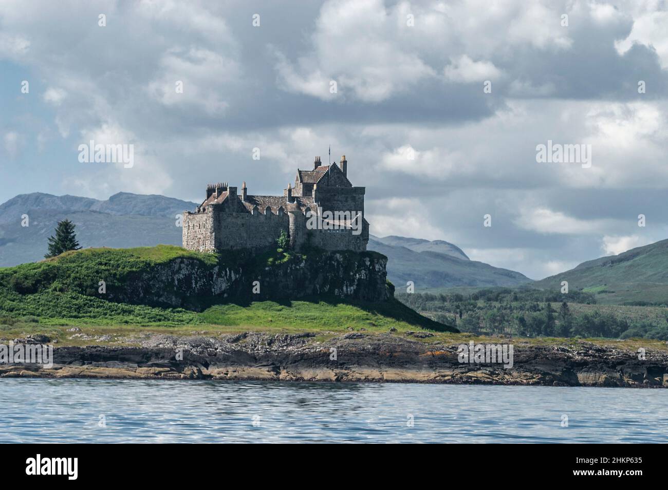Duart Castle the 13th century castle and seat of Clan MacLean on a headland in the Sound of Mull and Loch Linnhe,Isle of Mull,Inner Hebridies,Scotland Stock Photo
